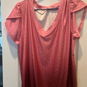 Pink ombré v-neck shirt